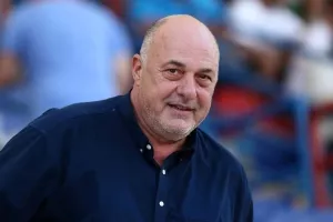 "Πήγα στα αποδυτήρια να στείλω χαιρετίσματα στον πατέρα του διαιτητή!"