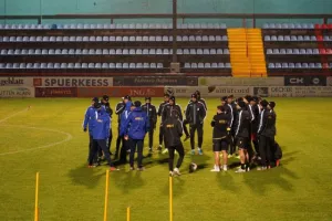 (ΦΩΤΟΣ/ΒΙΝΤΕΟ ΑΠΟΕΛ) Προπόνηση στο Stade Jos Nosbaum 