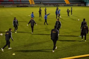 (ΦΩΤΟΣ/ΒΙΝΤΕΟ ΑΠΟΕΛ) Προπόνηση στο Stade Jos Nosbaum 