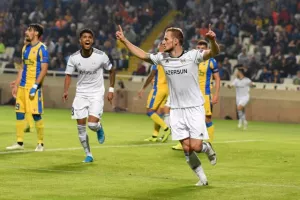 ΑΝΑΤΡΟΠΗ στο 88' και... ΦΟΥΛ για πρόκριση! (Φώτος)