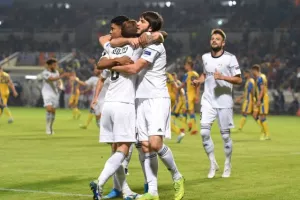 ΑΝΑΤΡΟΠΗ στο 88' και... ΦΟΥΛ για πρόκριση! (Φώτος)