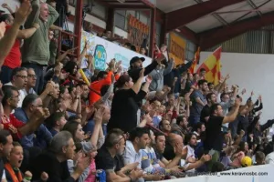 “Φλέγεται” το κλειστό Κώστας Παπαέλληνας!