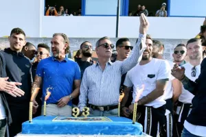 93 ΦΩΤΟΣ/ΑΠΟΕΛ...