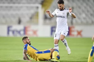 ΑΝΑΤΡΟΠΗ στο 88' και... ΦΟΥΛ για πρόκριση! (Φώτος)