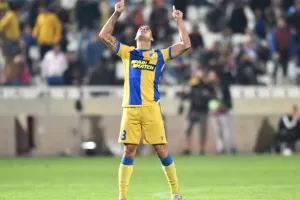 ΑΝΑΤΡΟΠΗ στο 88' και... ΦΟΥΛ για πρόκριση! (Φώτος)