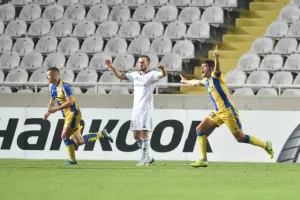 ΑΝΑΤΡΟΠΗ στο 88' και... ΦΟΥΛ για πρόκριση! (Φώτος)