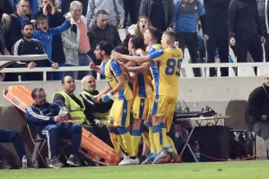 ΑΝΑΤΡΟΠΗ στο 88' και... ΦΟΥΛ για πρόκριση! (Φώτος)