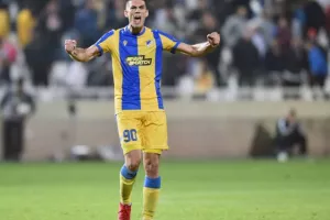 ΑΝΑΤΡΟΠΗ στο 88' και... ΦΟΥΛ για πρόκριση! (Φώτος)