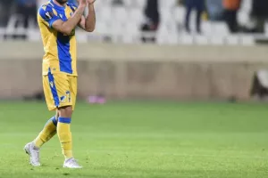 ΑΝΑΤΡΟΠΗ στο 88' και... ΦΟΥΛ για πρόκριση! (Φώτος)
