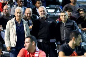 Ερυθρόλευκο "ΜΠΛΟΚΟ" με φοβερό... Ελουντού! (φώτος)