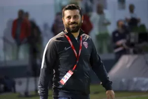 Ερυθρόλευκο "ΜΠΛΟΚΟ" με φοβερό... Ελουντού! (φώτος)