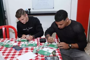 (Φώτος) Στο Fan Club Lakatamias οι παίκτες