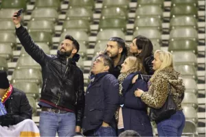 ΦΩΤΟΡΕΠΟΡΤΑΖ από τις κερκίδες του "King Baudouin"