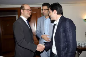 (Φώτος/βίντεο) Ο Γ.Γ. της FIBA στην Κύπρο