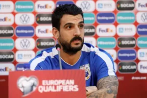 ΣΙΜΟΝ: "Στόχος μία θέση που δεν έχουμε τερματίσει ποτέ"