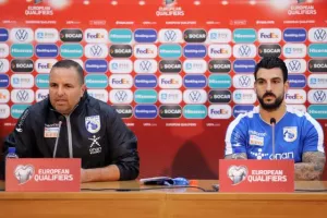 ΣΙΜΟΝ: "Στόχος μία θέση που δεν έχουμε τερματίσει ποτέ"