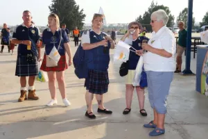 (Φώτος) Σκωτσέζοι με ΚΙΛΤ και φυσικά μπύρες 