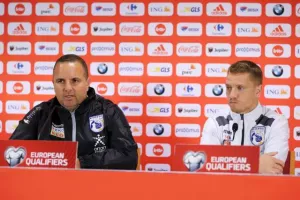 ΜΠΕΝ ΣΙΜΟΝ: "Ελπίζω να είναι με μένα το μέλλον της Εθνικής!"