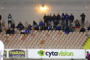 Τρίποντο... δια ποδός ΦΑΚΟΥΝΤΟ! (φώτος)