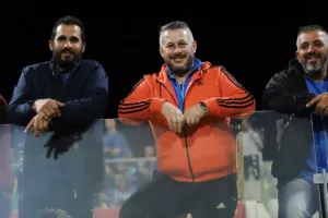 Κυρία... μόνη στην κορυφή με δυο γκολάρες! (φώτος)