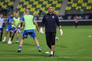 Κυρία... μόνη στην κορυφή με δυο γκολάρες! (φώτος)