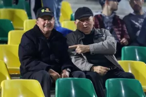Κυρία... μόνη στην κορυφή με δυο γκολάρες! (φώτος)