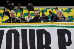 Κυρία... μόνη στην κορυφή με δυο γκολάρες! (φώτος)