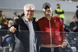 Κυρία... μόνη στην κορυφή με δυο γκολάρες! (φώτος)