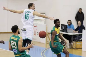 Νικηφόρο πέρασμα της ΠΕΤΡΟΛΙΝΑ ΑΕΚ απέναντι στην Ομόνοια (φώτος)