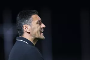 Πισώπλατα/ΑΕΛ