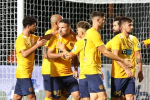 Φιλικό... με κλειστές πόρτες