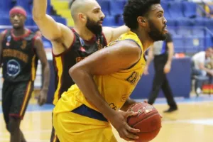 Πέρασε νικηφόρα από τη Λεμεσό (φώτος)