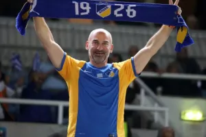 ΑΝΑΤΡΟΠΗ στο 88' και... ΦΟΥΛ για πρόκριση! (Φώτος)