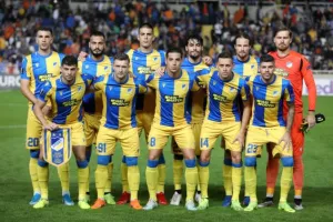ΑΝΑΤΡΟΠΗ στο 88' και... ΦΟΥΛ για πρόκριση! (Φώτος)