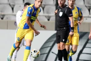 ΑΝΑΤΡΟΠΗ στο 88' και... ΦΟΥΛ για πρόκριση! (Φώτος)