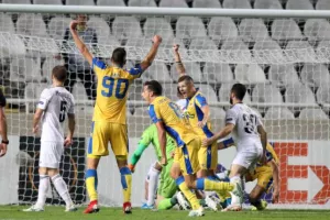 ΑΝΑΤΡΟΠΗ στο 88' και... ΦΟΥΛ για πρόκριση! (Φώτος)