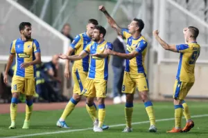 ΑΝΑΤΡΟΠΗ στο 88' και... ΦΟΥΛ για πρόκριση! (Φώτος)