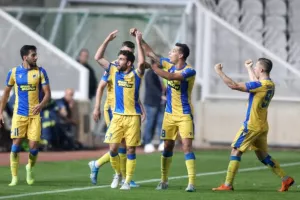 ΑΝΑΤΡΟΠΗ στο 88' και... ΦΟΥΛ για πρόκριση! (Φώτος)