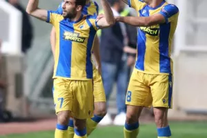 ΑΝΑΤΡΟΠΗ στο 88' και... ΦΟΥΛ για πρόκριση! (Φώτος)