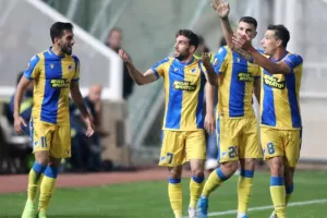 ΑΝΑΤΡΟΠΗ στο 88' και... ΦΟΥΛ για πρόκριση! (Φώτος)