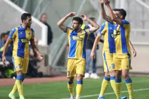 ΑΝΑΤΡΟΠΗ στο 88' και... ΦΟΥΛ για πρόκριση! (Φώτος)