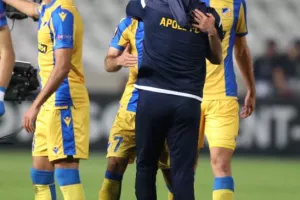 ΑΝΑΤΡΟΠΗ στο 88' και... ΦΟΥΛ για πρόκριση! (Φώτος)