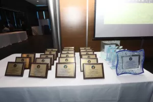 ΦΩΤΟΣ/Όμορφη βραδιά Γενεθλίων και βραβεύσεων για το ΑΠΟΕΛ