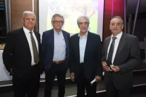 ΦΩΤΟΣ/Όμορφη βραδιά Γενεθλίων και βραβεύσεων για το ΑΠΟΕΛ