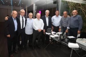 ΦΩΤΟΣ/Όμορφη βραδιά Γενεθλίων και βραβεύσεων για το ΑΠΟΕΛ