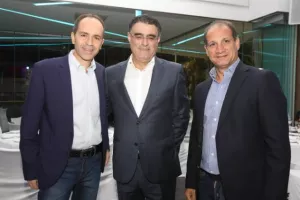 ΦΩΤΟΣ/Όμορφη βραδιά Γενεθλίων και βραβεύσεων για το ΑΠΟΕΛ