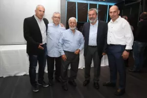 ΦΩΤΟΣ/Όμορφη βραδιά Γενεθλίων και βραβεύσεων για το ΑΠΟΕΛ