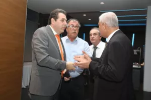 ΦΩΤΟΣ/Όμορφη βραδιά Γενεθλίων και βραβεύσεων για το ΑΠΟΕΛ
