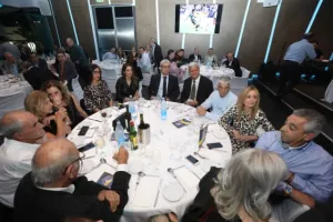 ΦΩΤΟΣ/Όμορφη βραδιά Γενεθλίων και βραβεύσεων για το ΑΠΟΕΛ