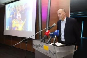 ΦΩΤΟΣ/Όμορφη βραδιά Γενεθλίων και βραβεύσεων για το ΑΠΟΕΛ